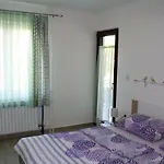 Vera أوماغ